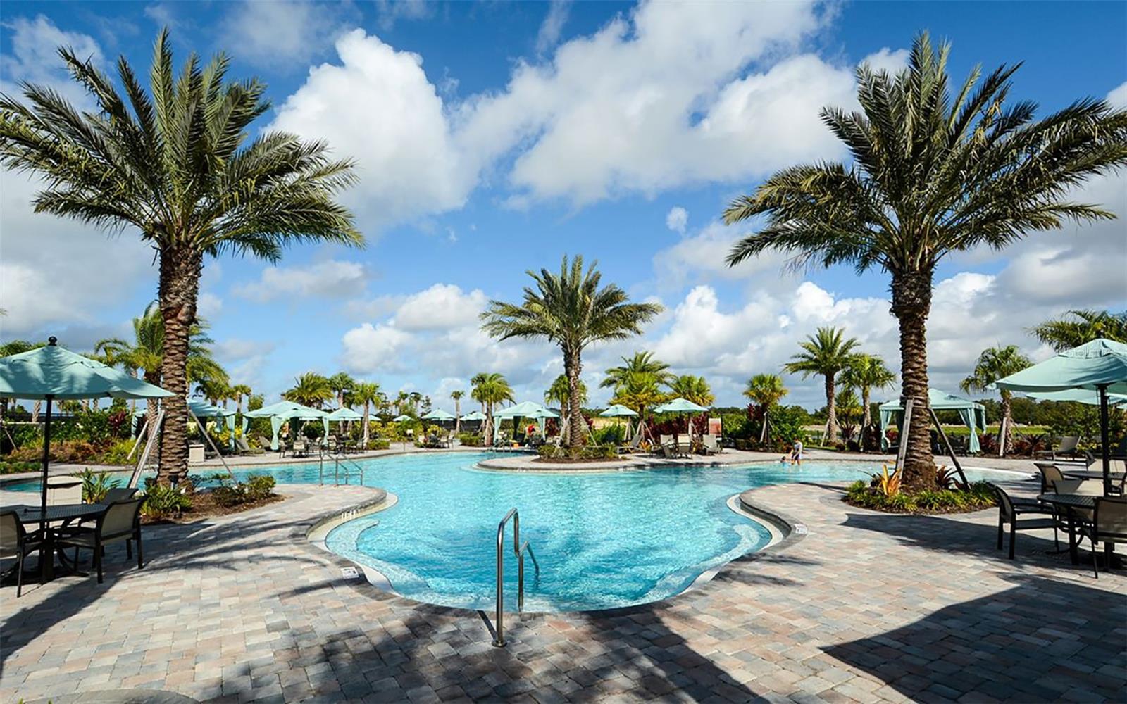 ARTISAN LAKES - Residential