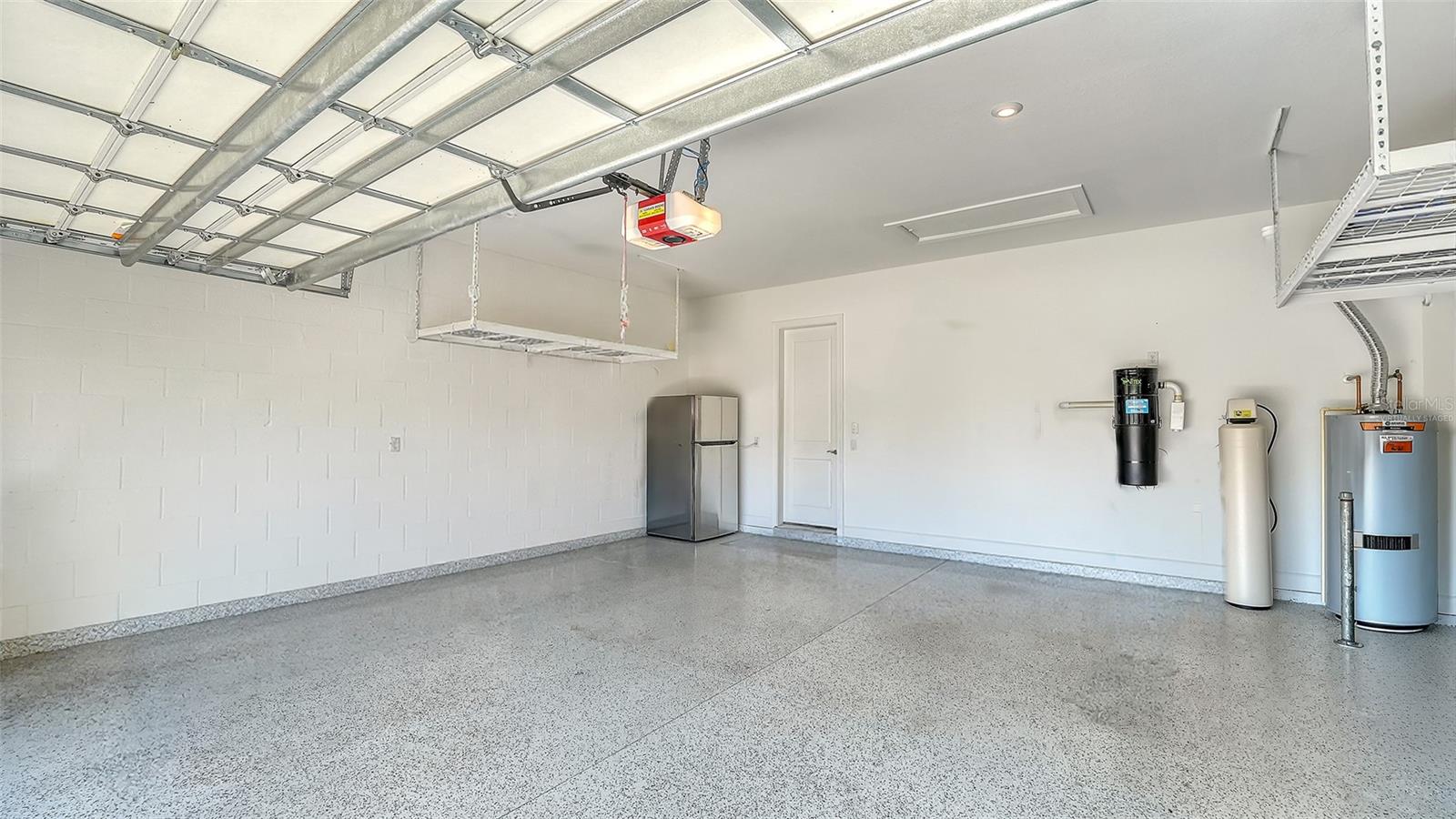 ARTISAN LAKES - Residential