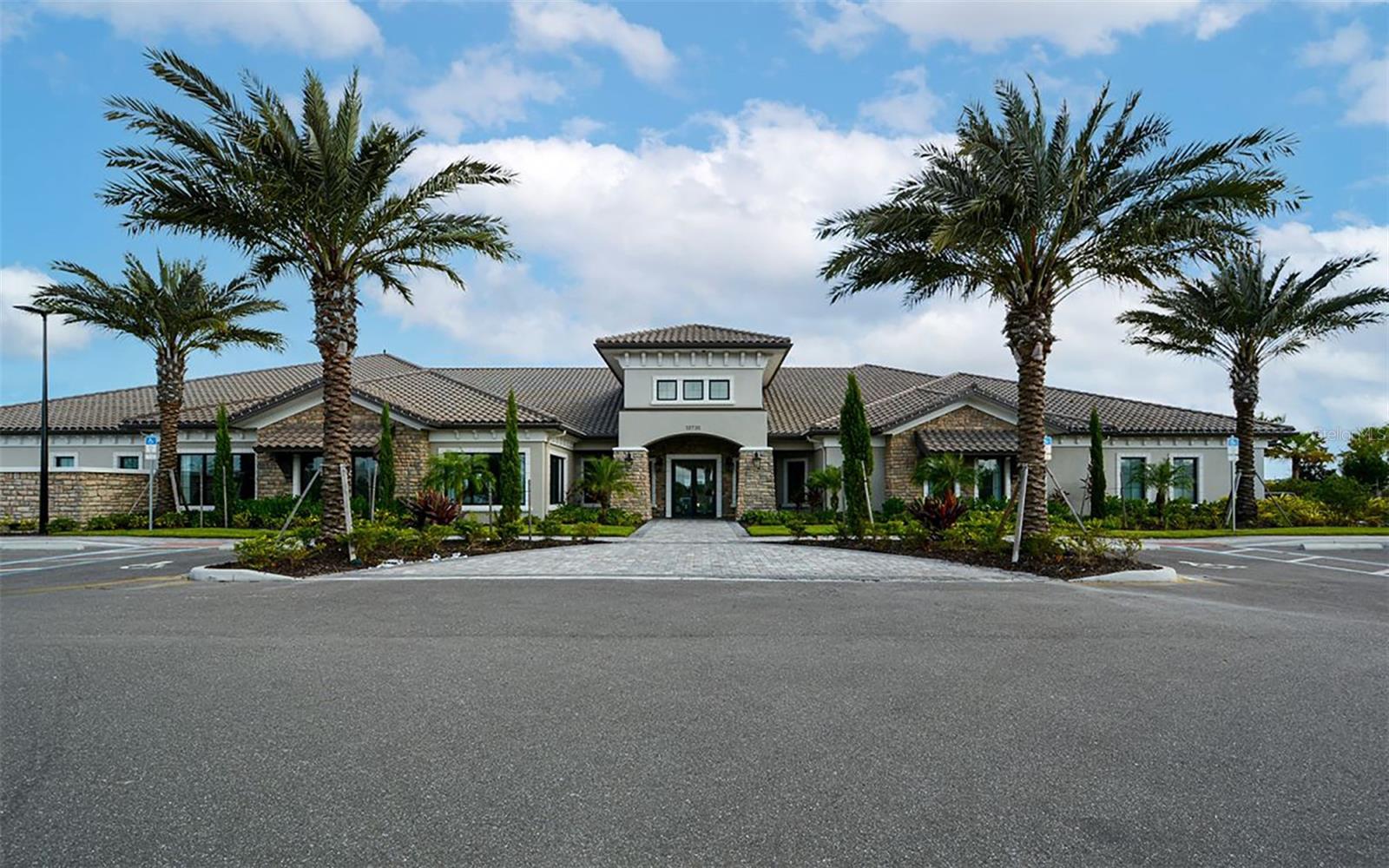 ARTISAN LAKES - Residential