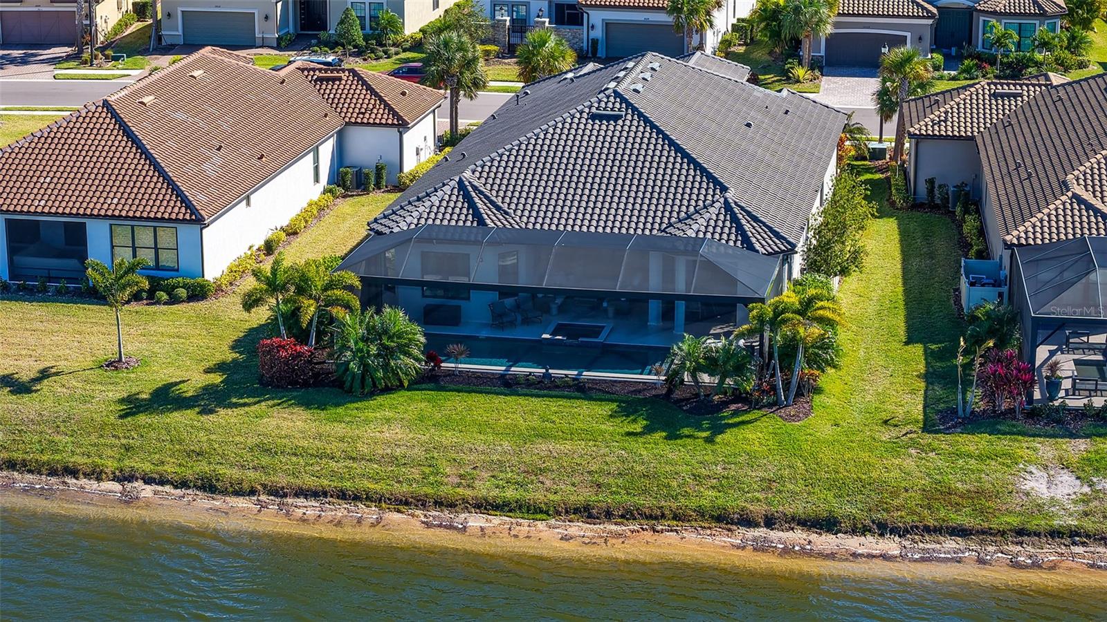 ARTISAN LAKES - Residential