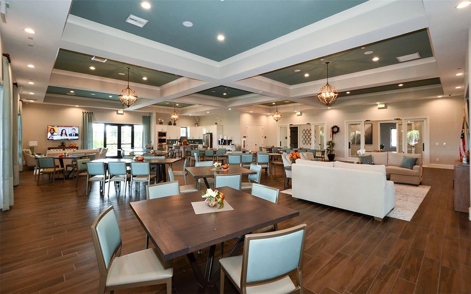 ARTISAN LAKES - Residential