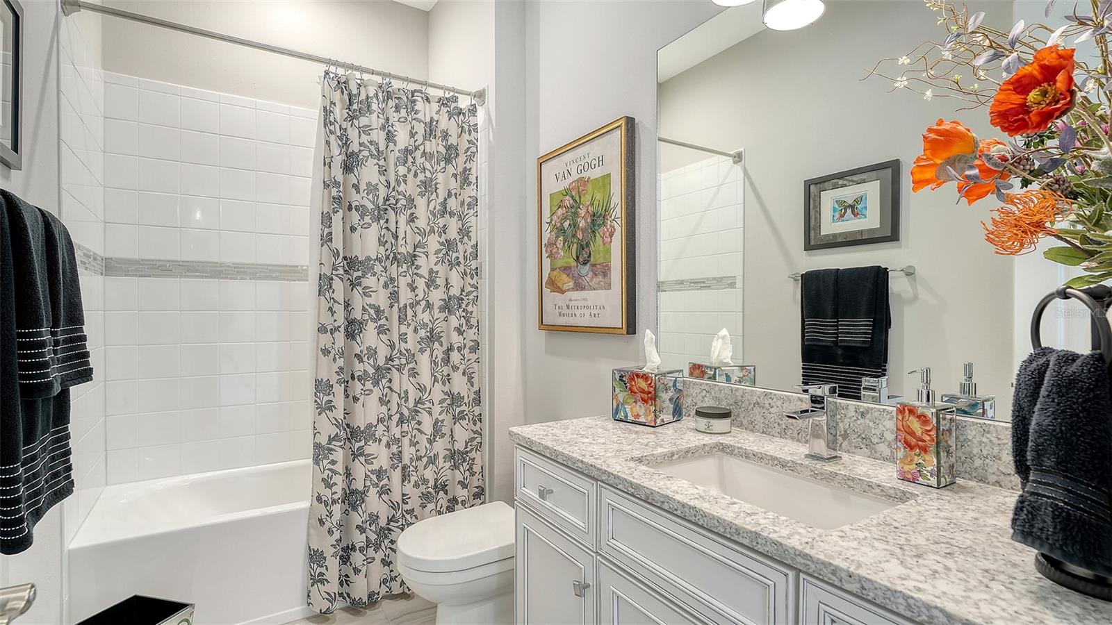 ARTISAN LAKES - Residential