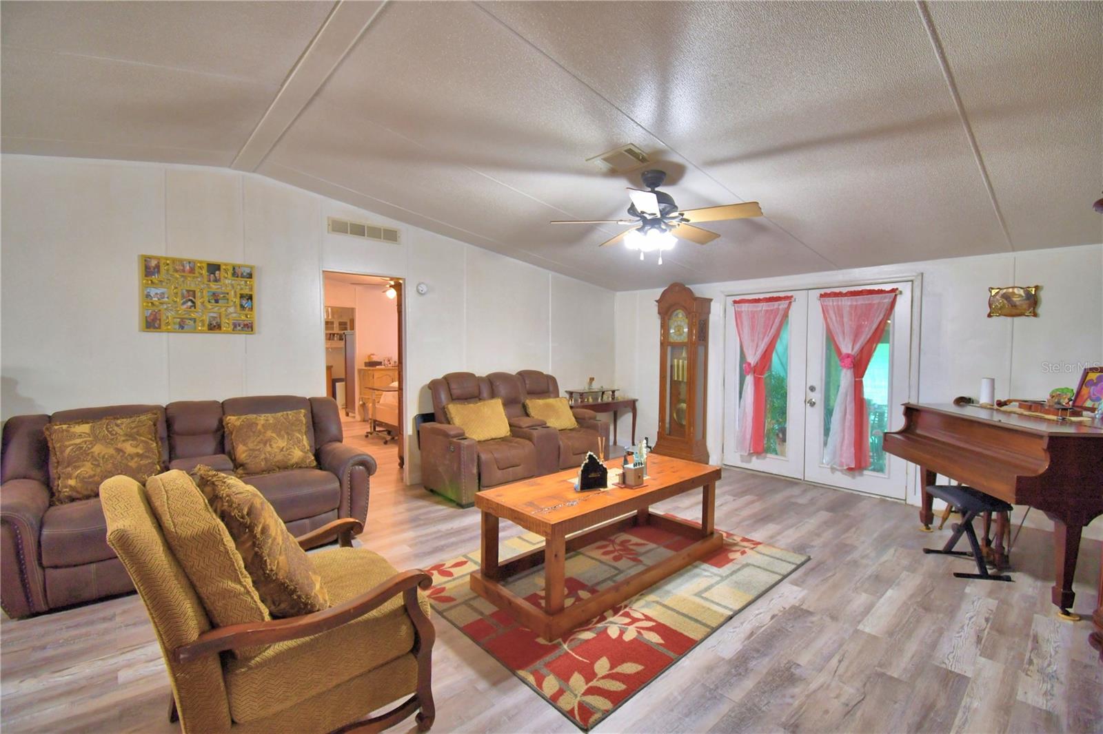 TIGER CREEK GROVES - Residential