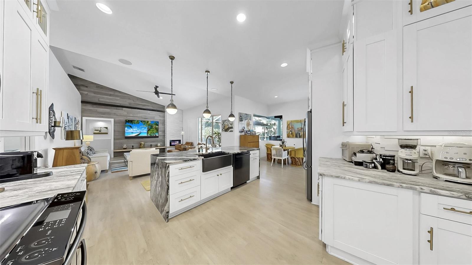 SYMPHONY ISLES UNIT FOUR - Residential
