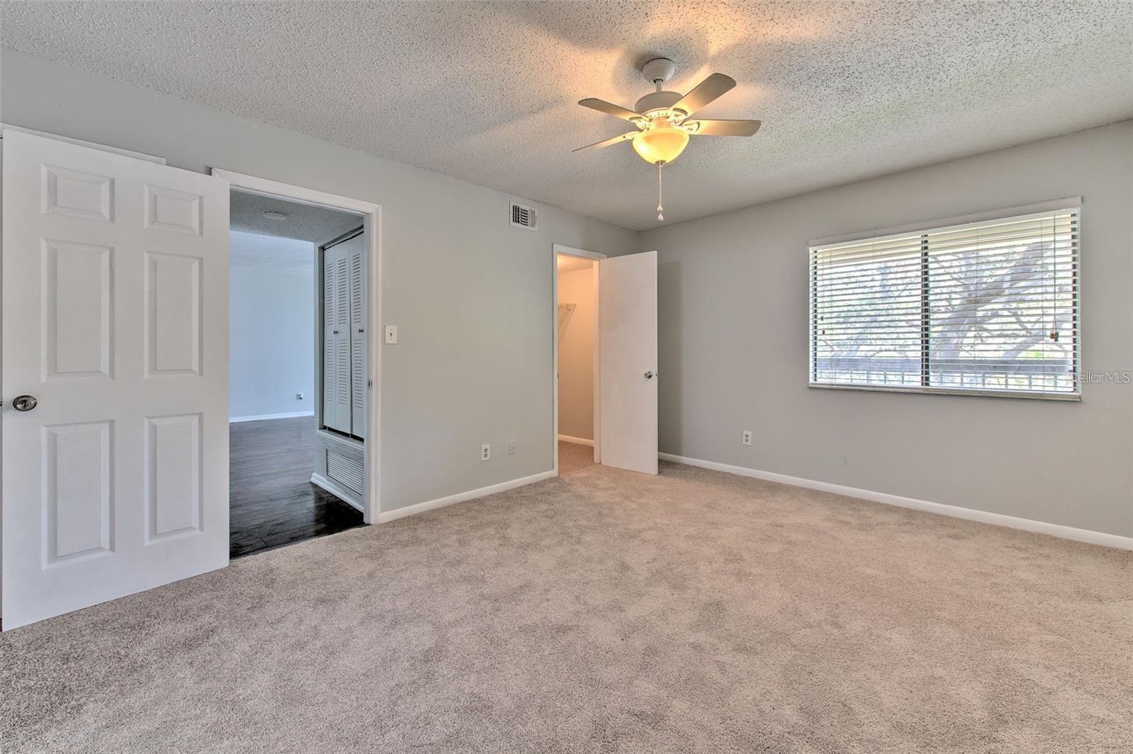 STONE CREEK POINTE A CONDOMINI - Residential