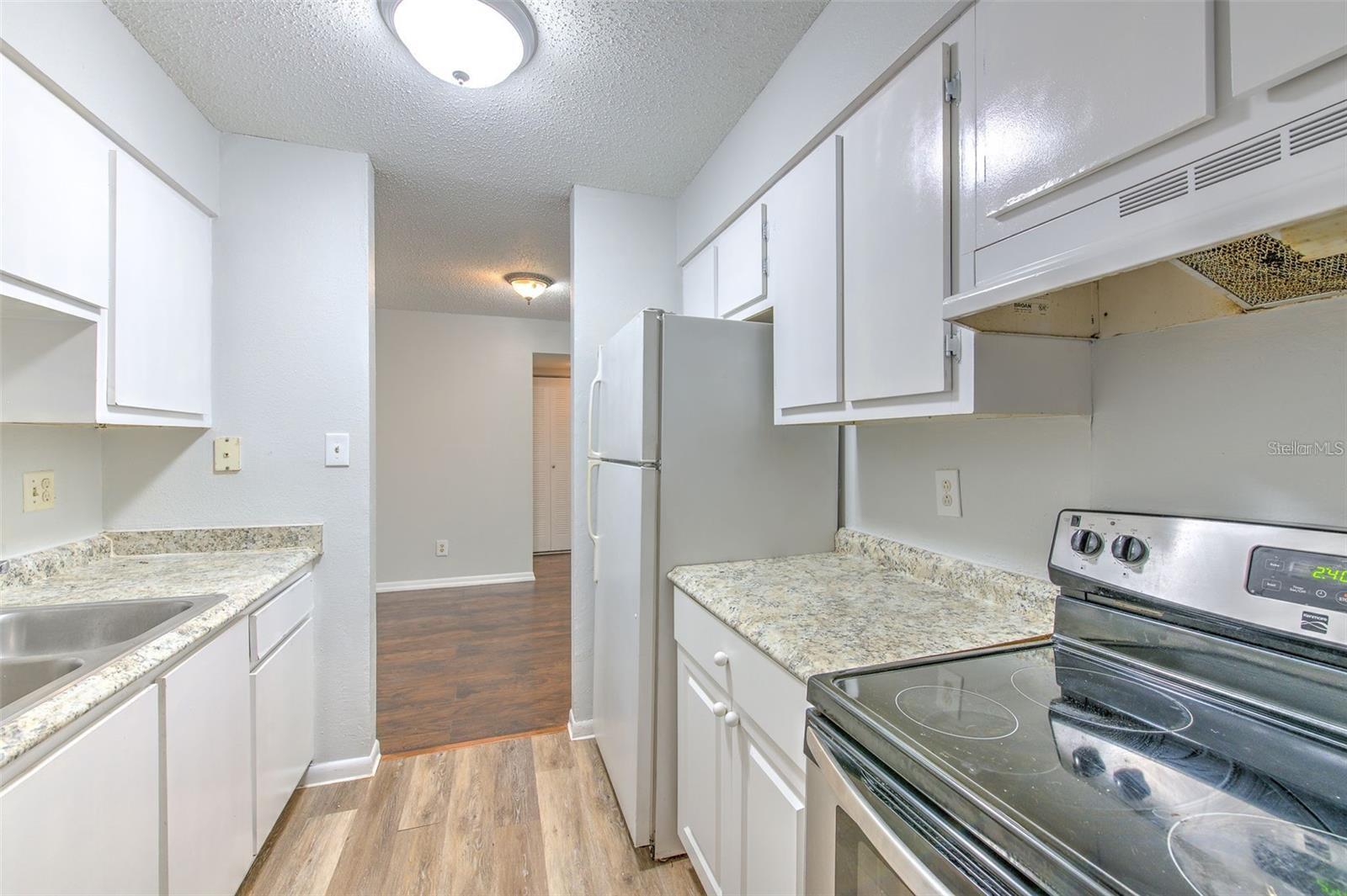 STONE CREEK POINTE A CONDOMINI - Residential