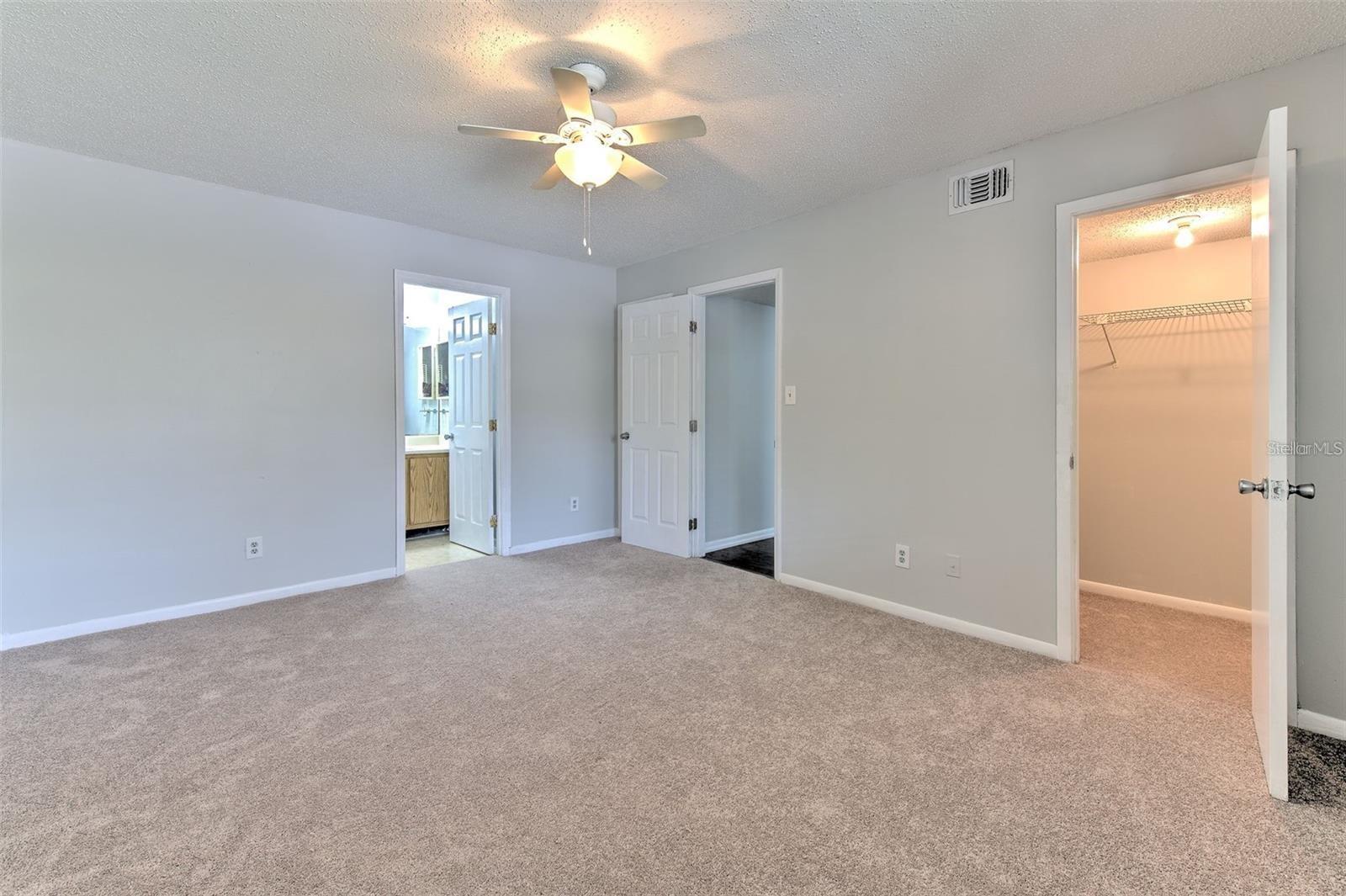 STONE CREEK POINTE A CONDOMINI - Residential