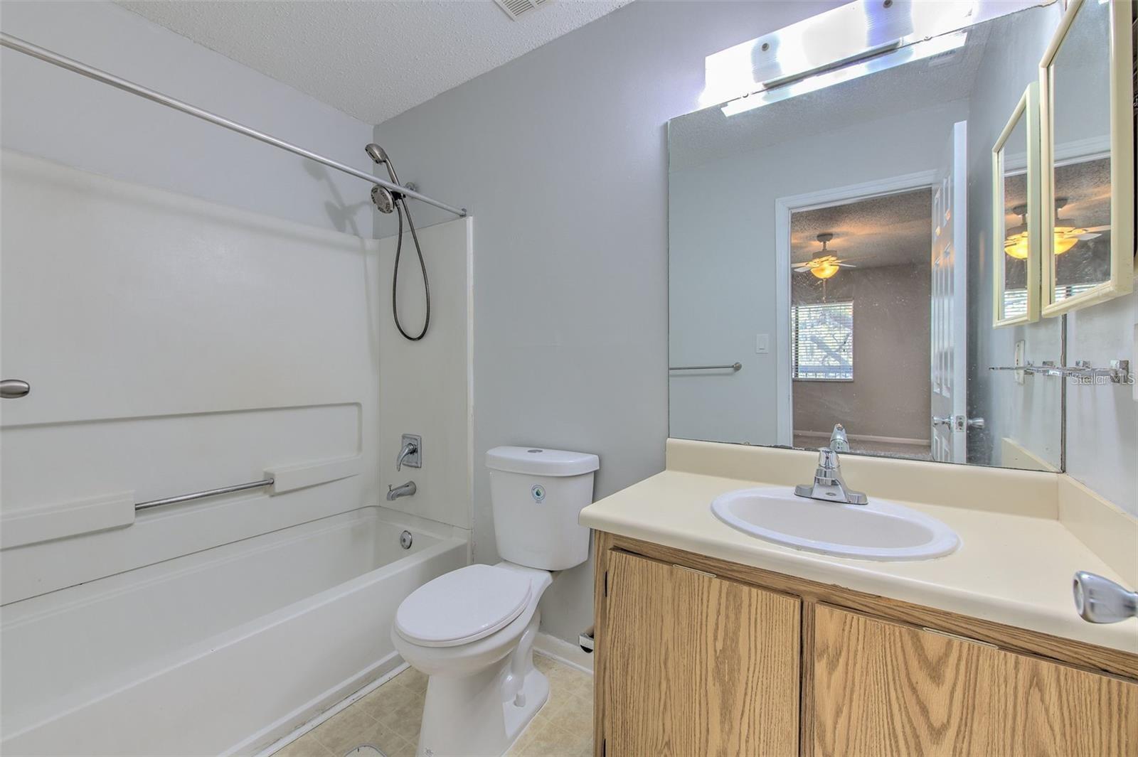 STONE CREEK POINTE A CONDOMINI - Residential