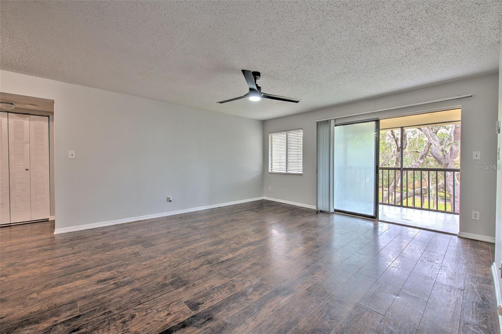 STONE CREEK POINTE A CONDOMINI - Residential