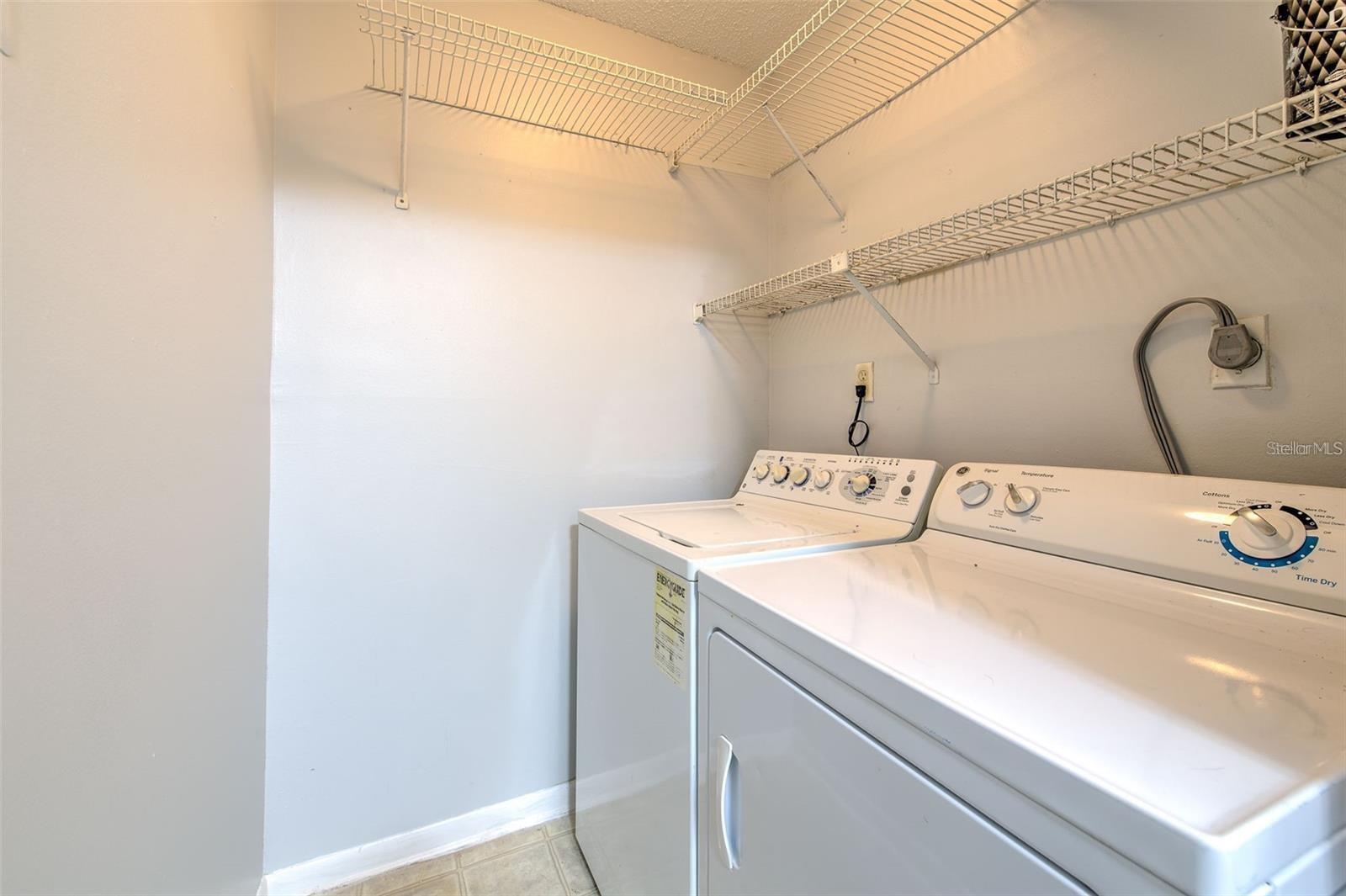 STONE CREEK POINTE A CONDOMINI - Residential