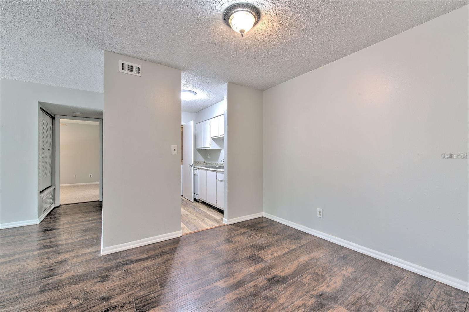 STONE CREEK POINTE A CONDOMINI - Residential