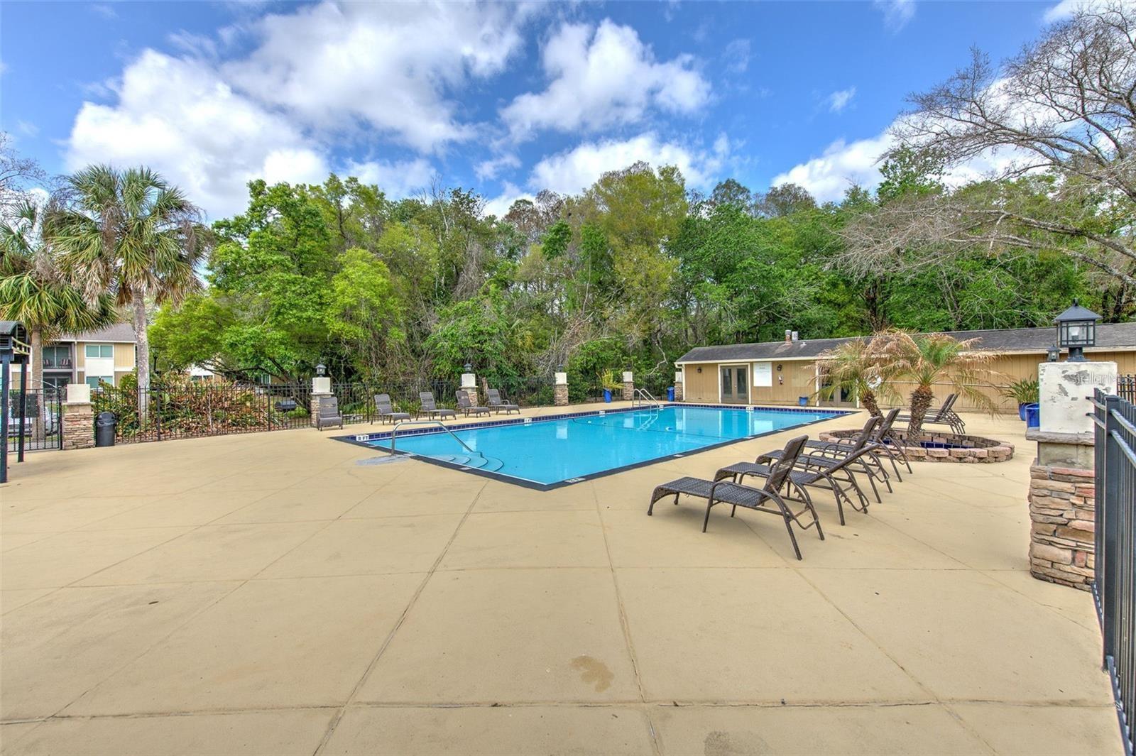 STONE CREEK POINTE A CONDOMINI - Residential