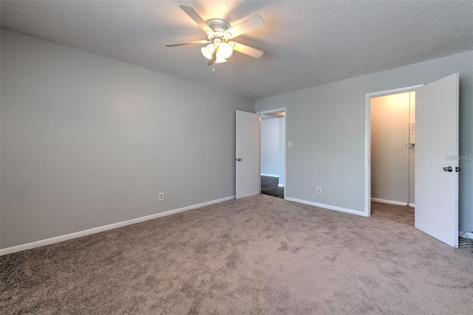 STONE CREEK POINTE A CONDOMINI - Residential