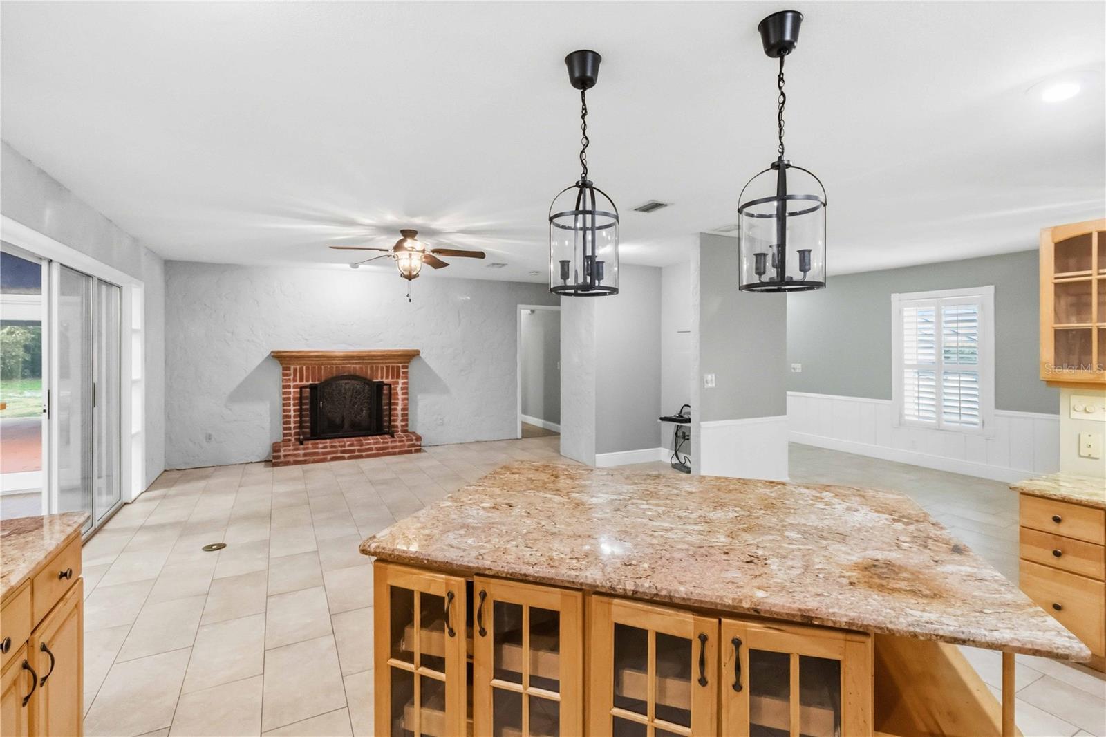 5304 ROSECREST CIRCLE