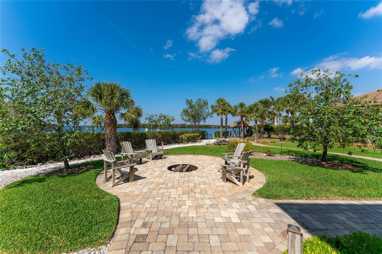 PIRATE HARBOR 01 - Residential