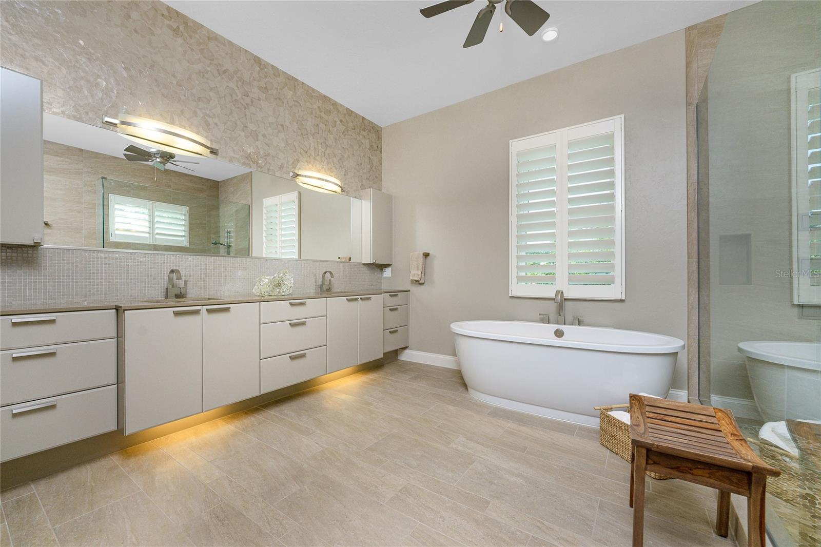 PIRATE HARBOR 01 - Residential