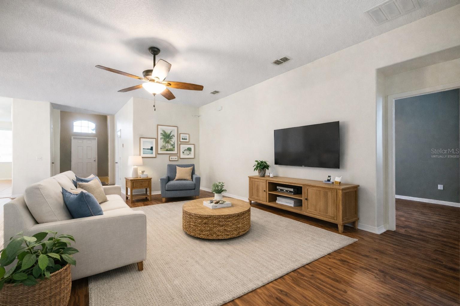 337 BELLA ROSA CIRCLE