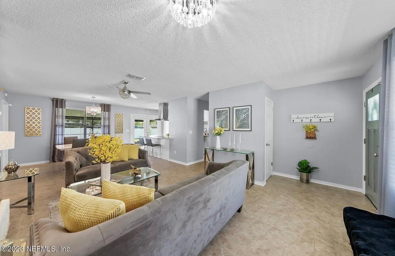 1121 LONDONDERRY DRIVE