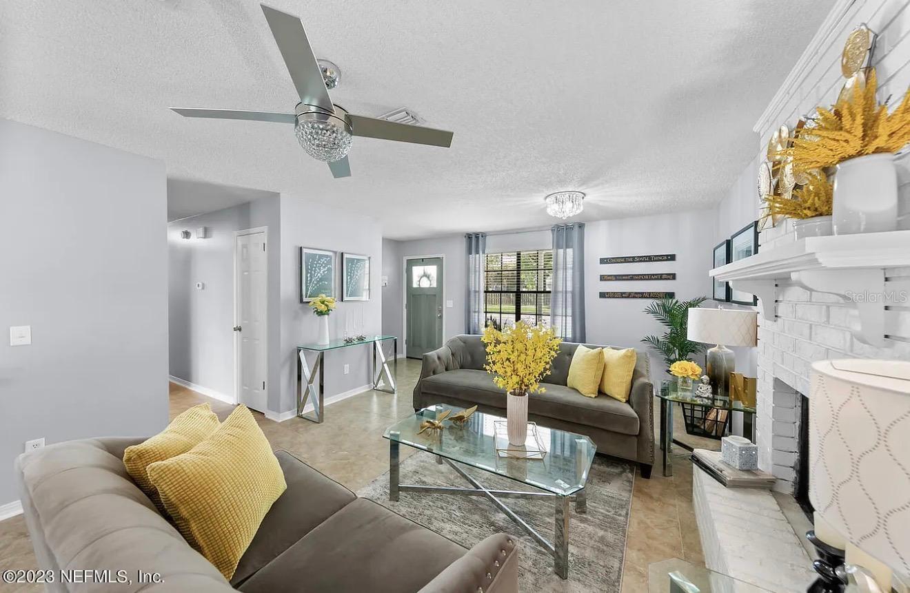 1121 LONDONDERRY DRIVE