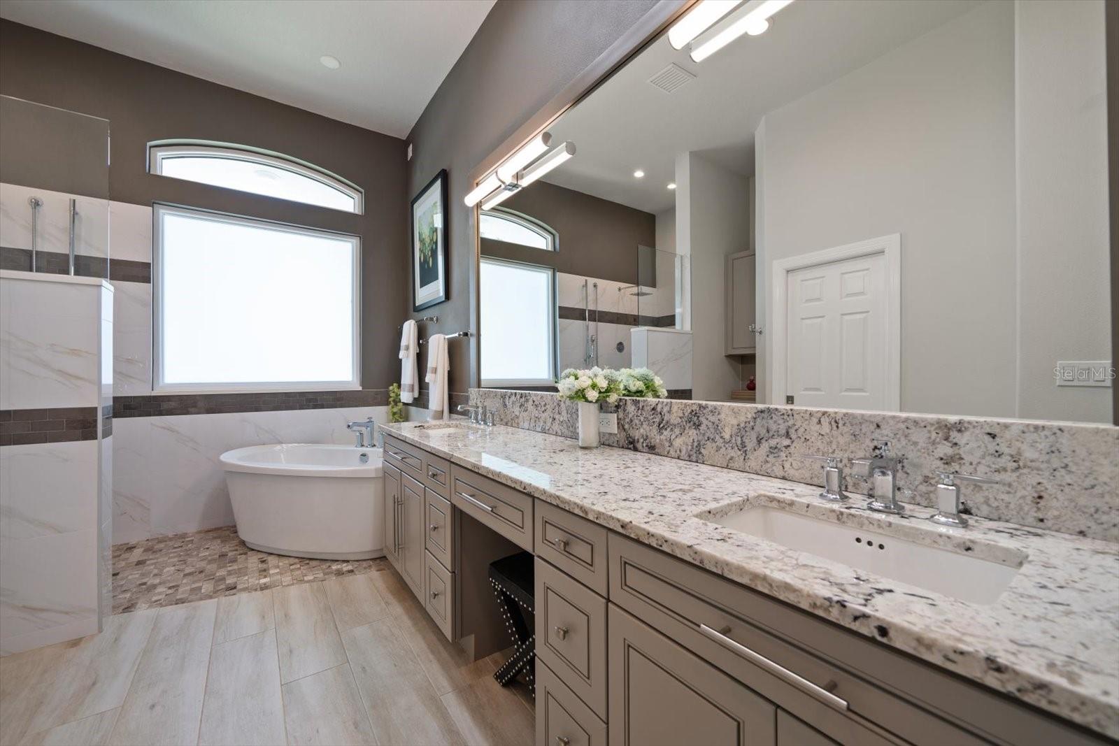 SUNSET BAY LOT 14 - Residential