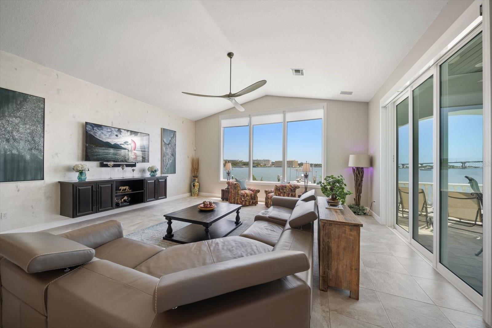 SUNSET BAY LOT 14 - Residential