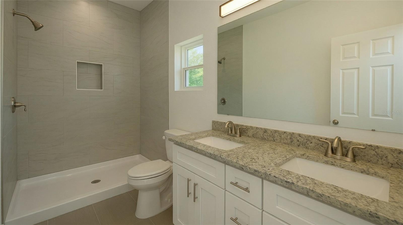 VOSS OAK LAKE ESTATE - Residential