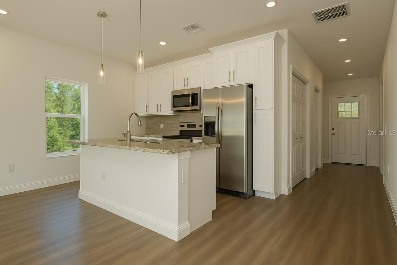 VOSS OAK LAKE ESTATE - Residential