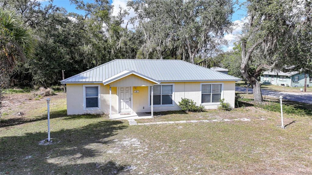 Photo of 3 W Myrtle Street, Arcadia, FL 34266 (MLS # C7521409)