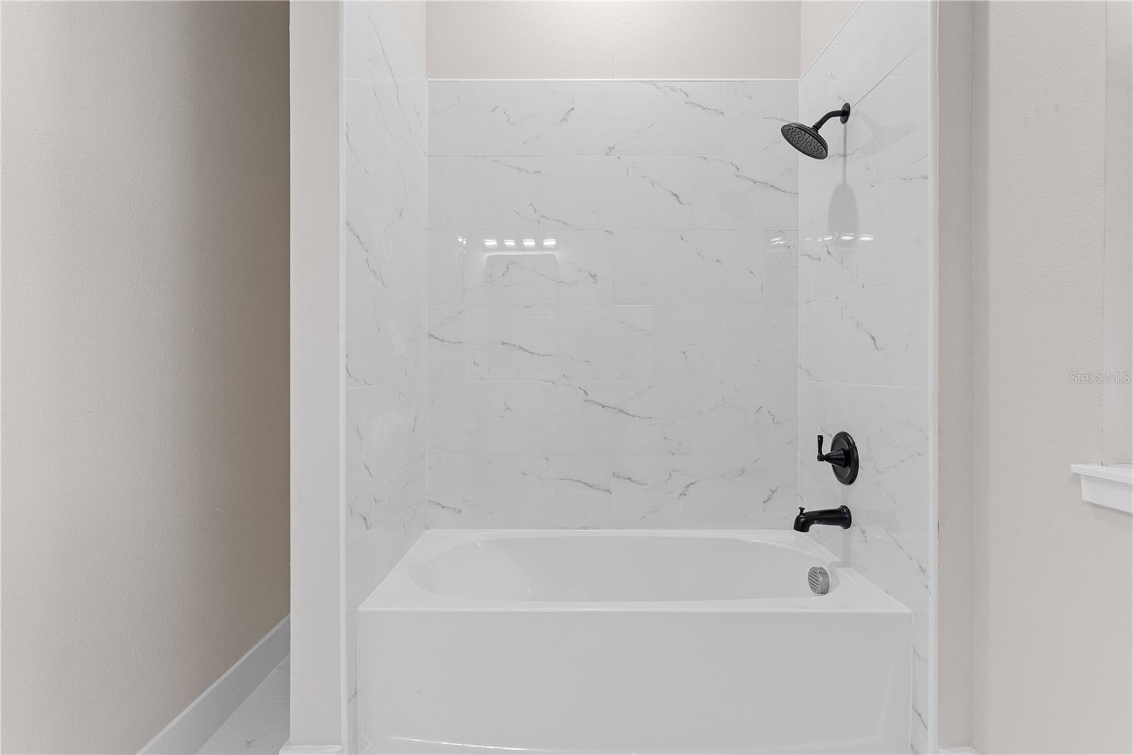 HAINES LAKE ESTATES - Residential Lease