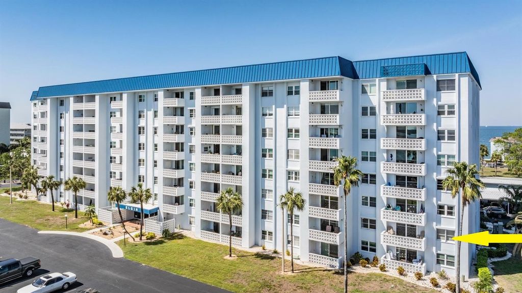 Photo of 7 Elgin Place #202, Dunedin, FL 34698 (MLS # TB8451387)