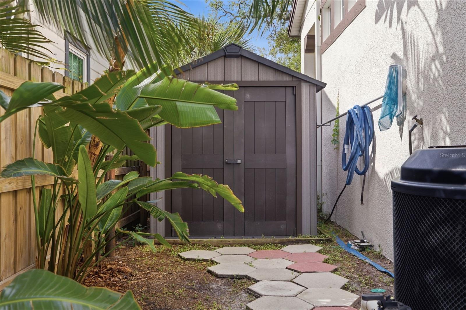 GIBBS ADD TO INGLESIDE - Residential