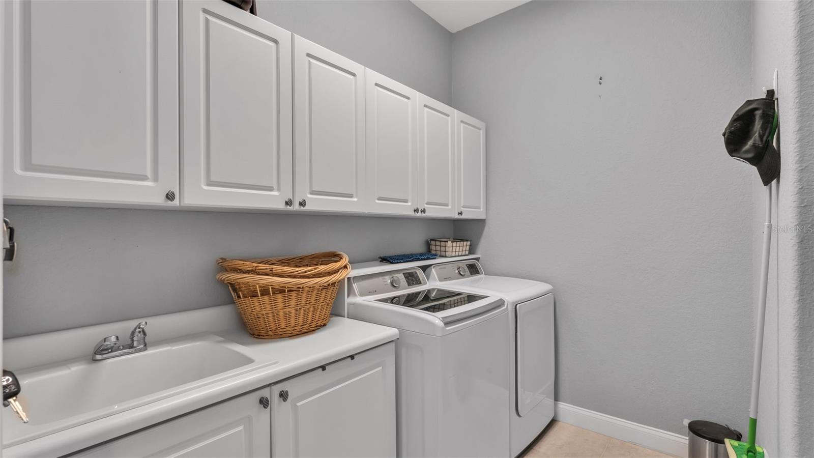 FAIRWAY OAKS FIRST ADD - Residential