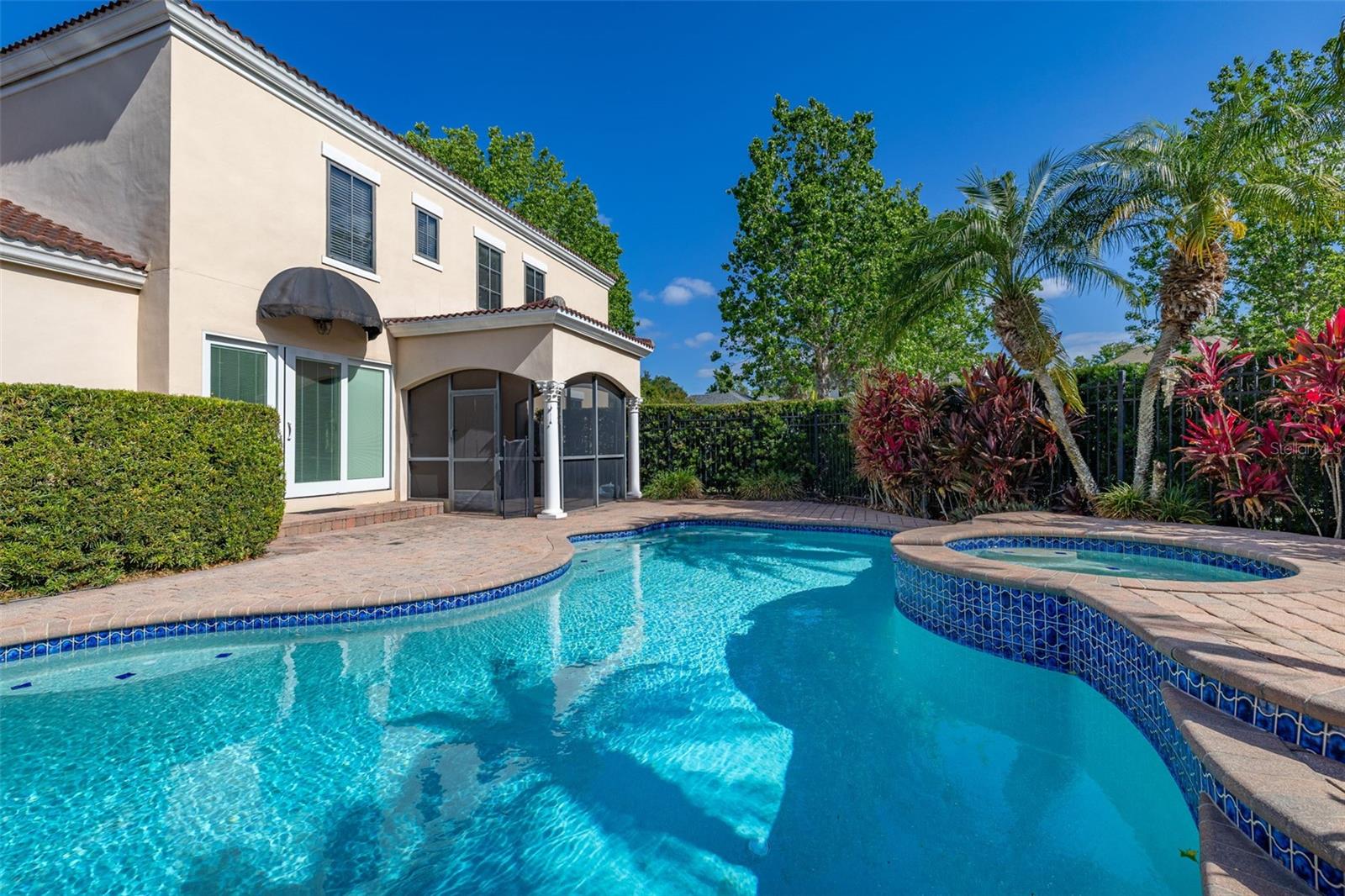 1116 OAK POND DRIVE