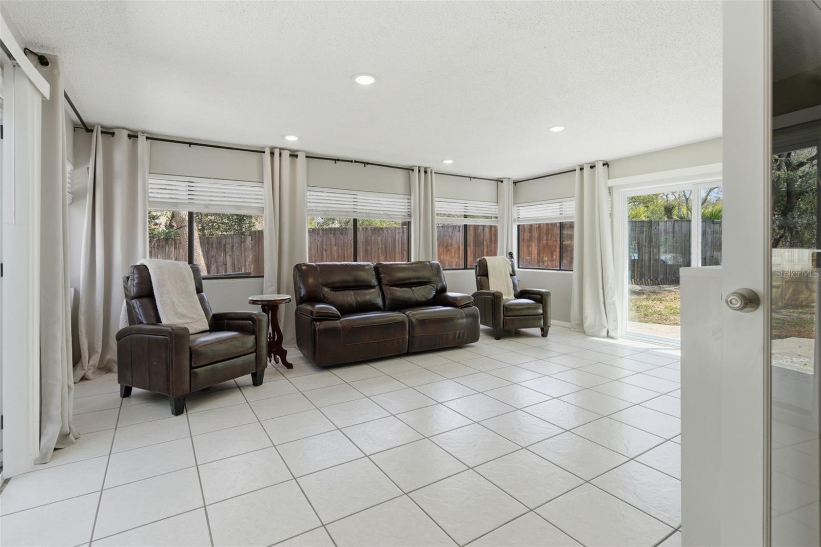 RAMBLEWOOD - Residential