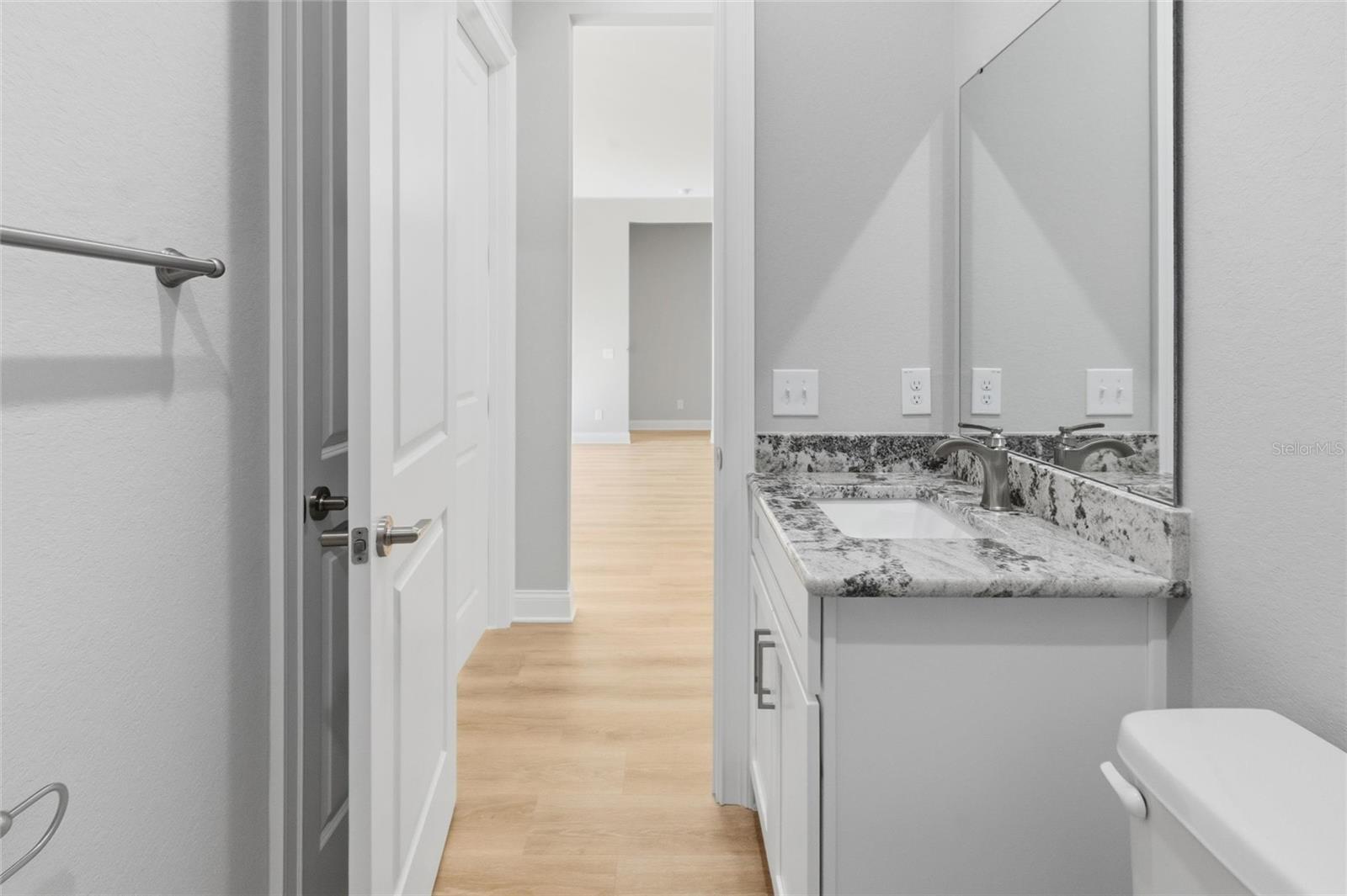 WALK IN WATER LAKE ESTATES PH 03 - Residential