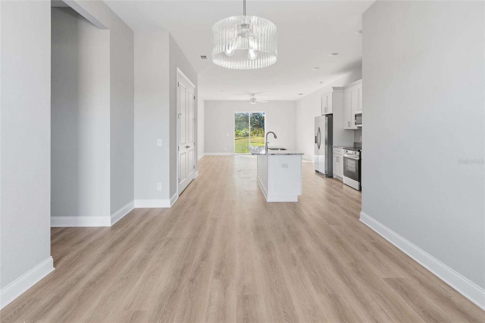 WALK IN WATER LAKE ESTATES PH 03 - Residential