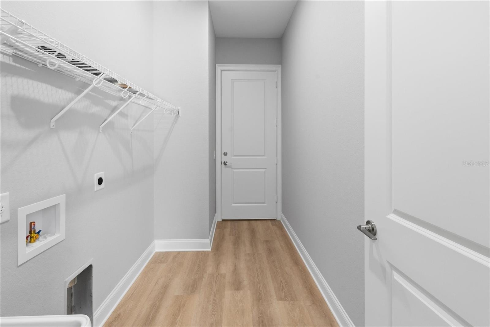 WALK IN WATER LAKE ESTATES PH 03 - Residential