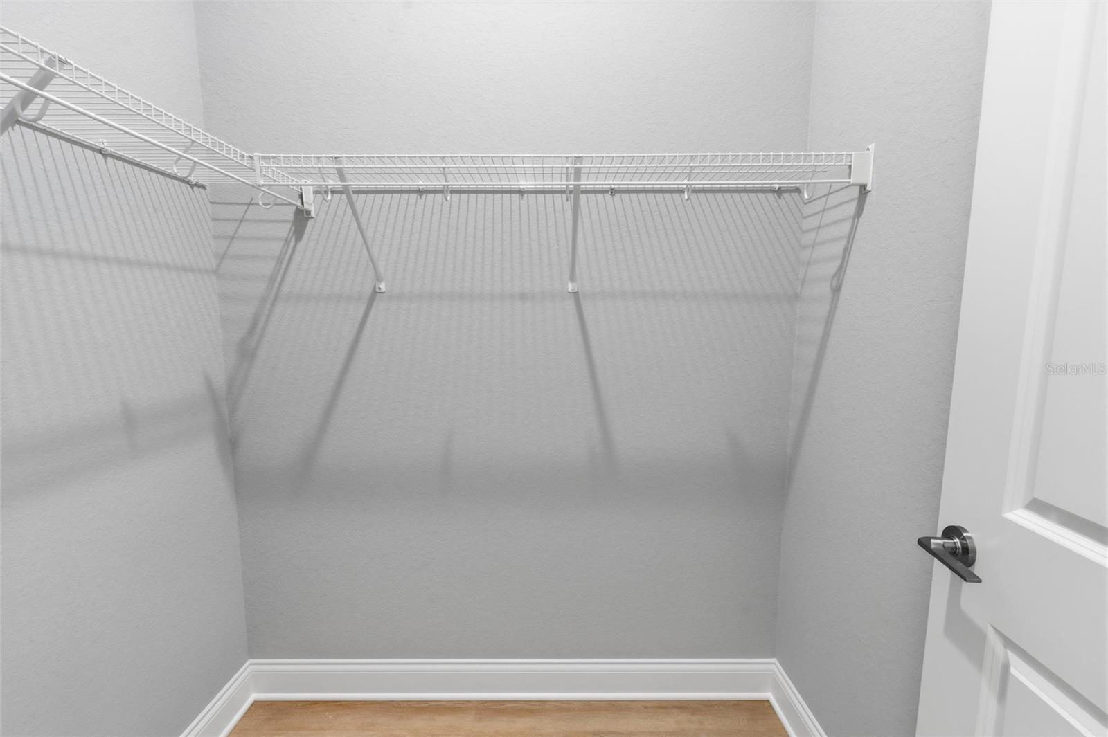 WALK IN WATER LAKE ESTATES PH 03 - Residential