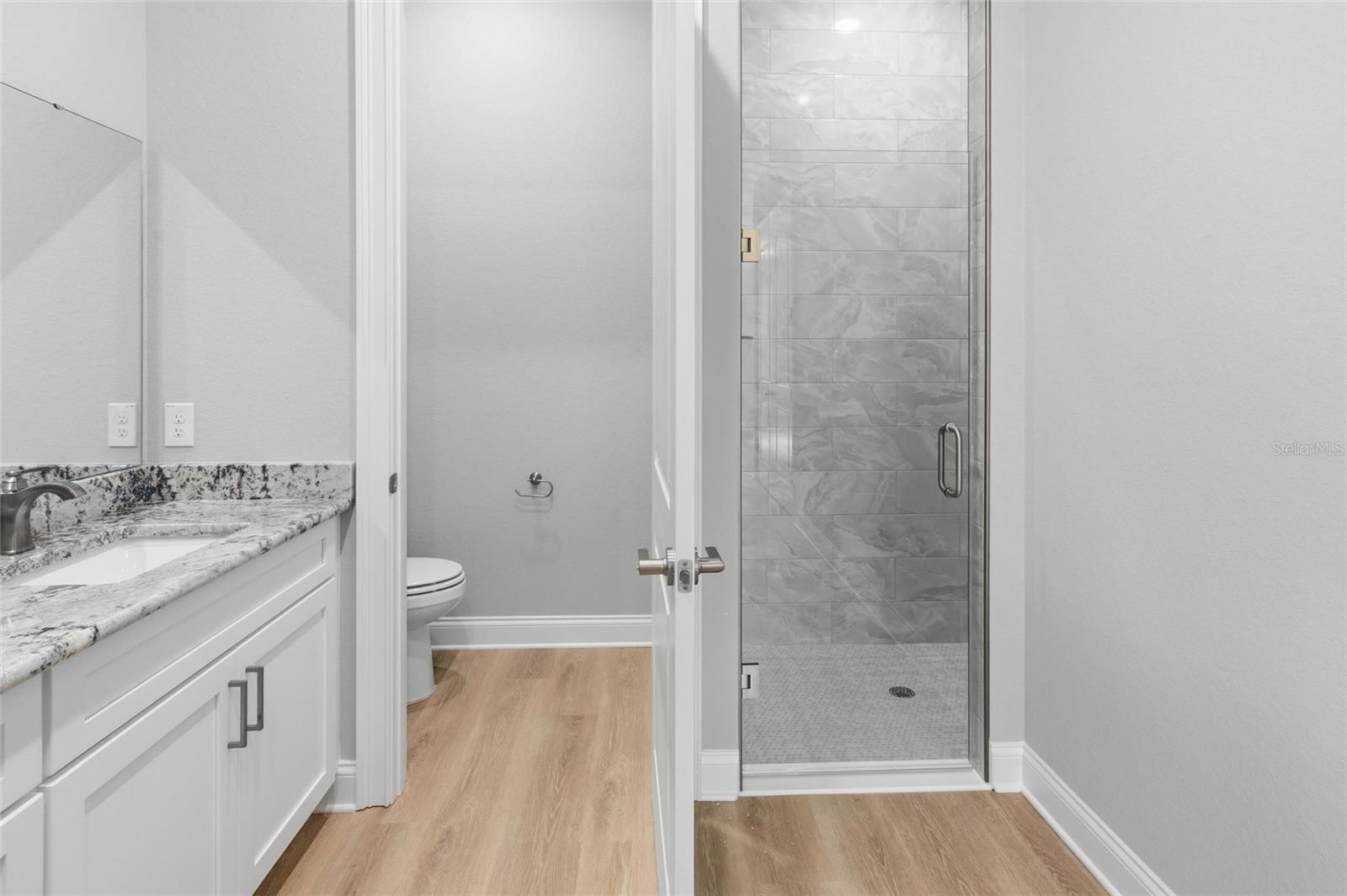 WALK IN WATER LAKE ESTATES PH 03 - Residential