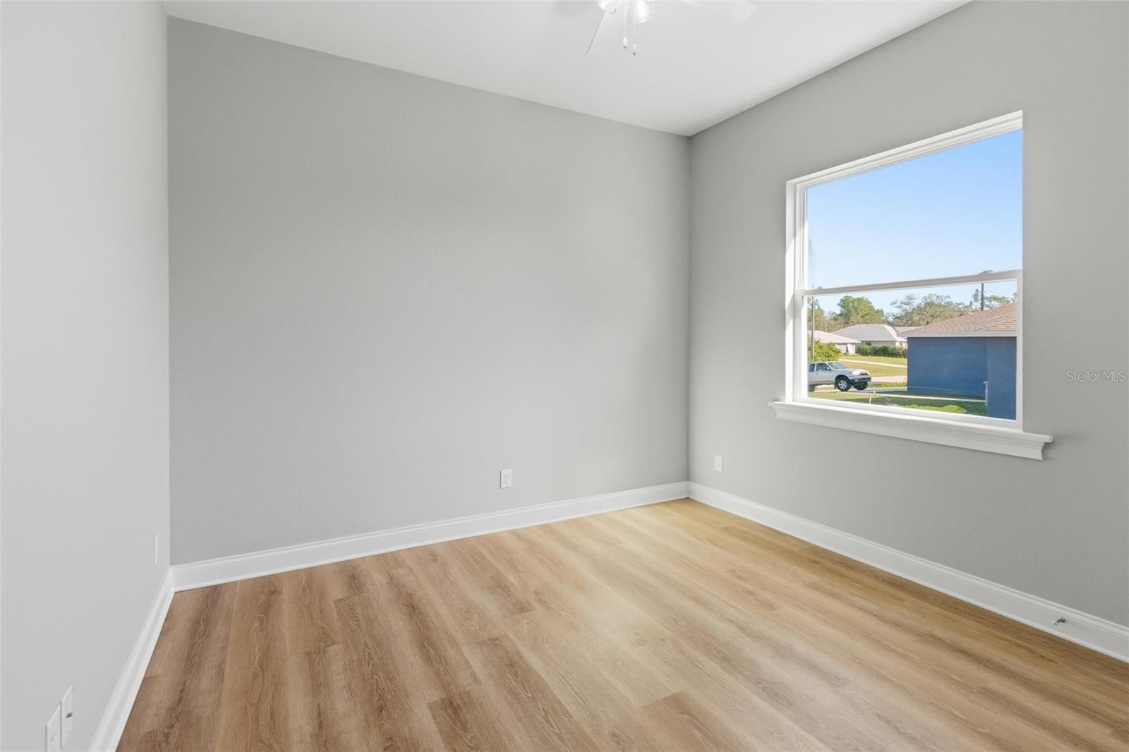 WALK IN WATER LAKE ESTATES PH 03 - Residential