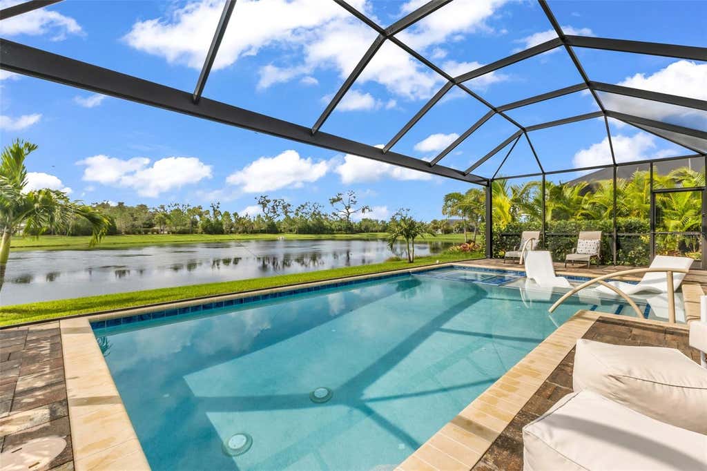 Photo of 10703 Falling Leaf Court, Parrish, FL 34219 (MLS # C7528865)