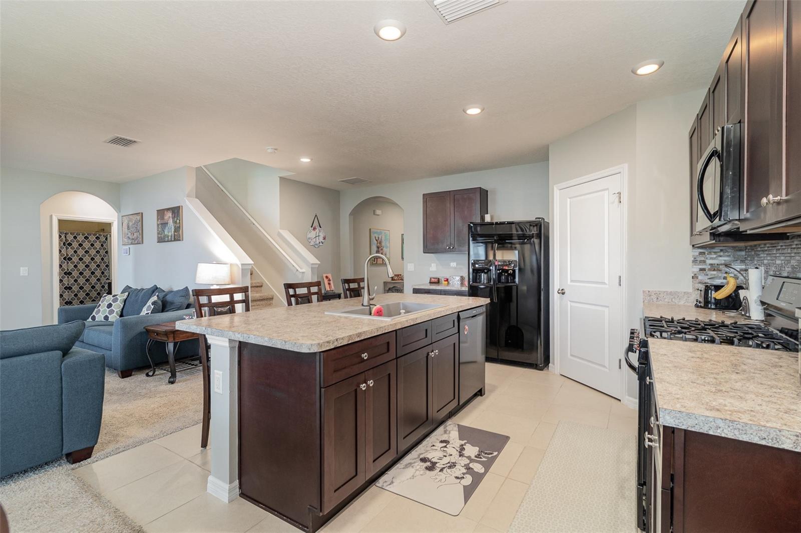 9731 PEPPER TREE TRAIL