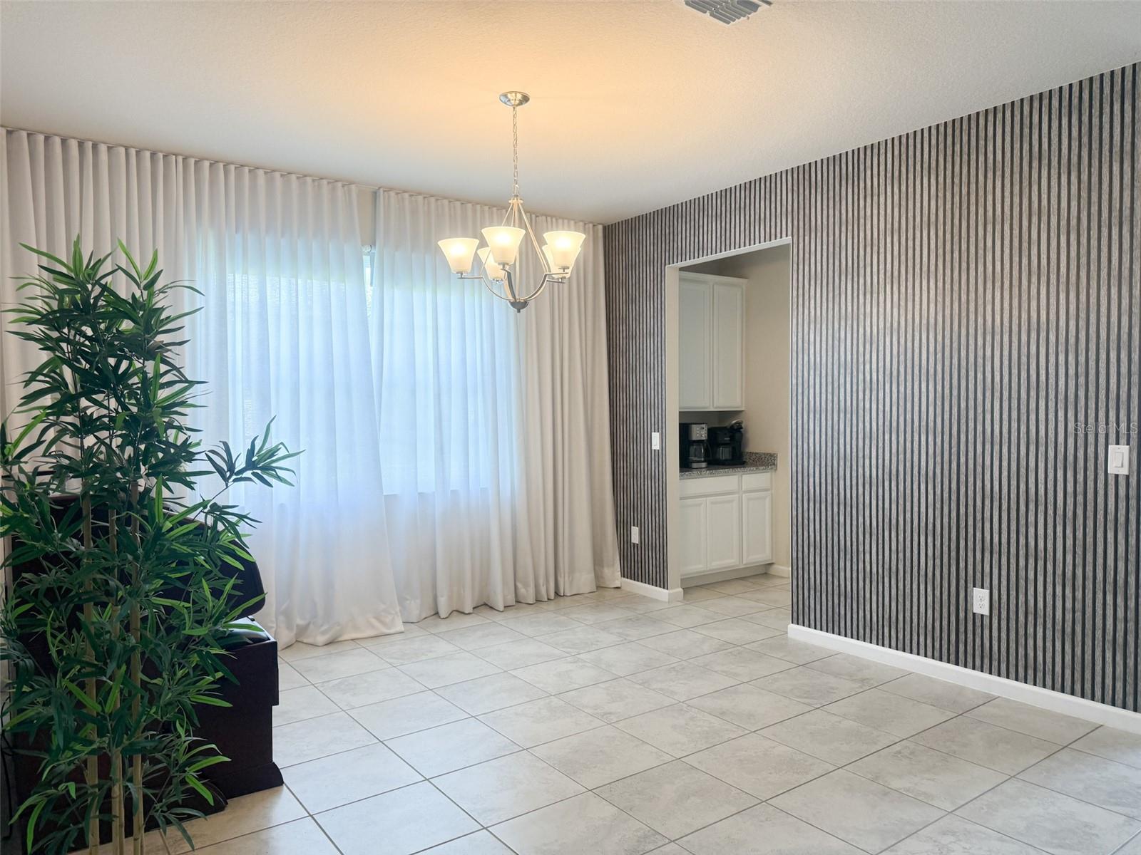 SANCTUARY/LKS/WINDERMERE - Residential Lease