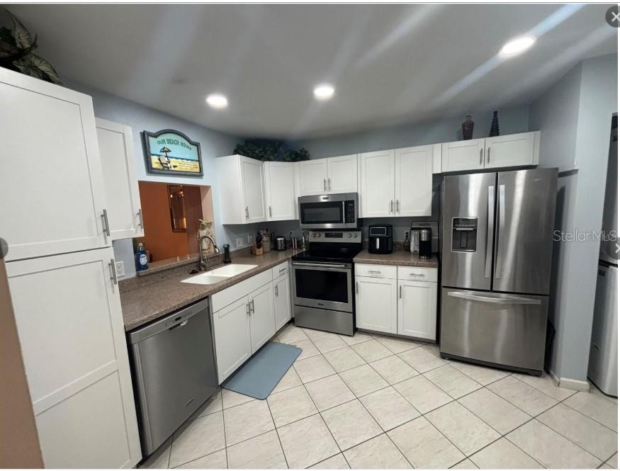 523 SPRING LAKES BOULEVARD 523, BRADENTON, FL, 34210 4 523 SPRING LAKES BOULEVARD 523