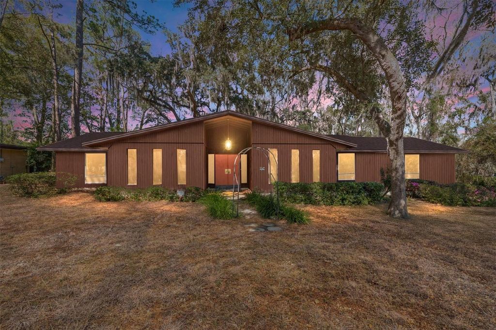 Photo of 2814 NW 13th Court, Gainesville, FL 32605 (MLS # GC538146)