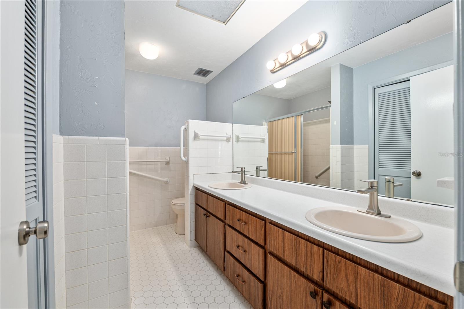 RIDGEWOOD - Residential