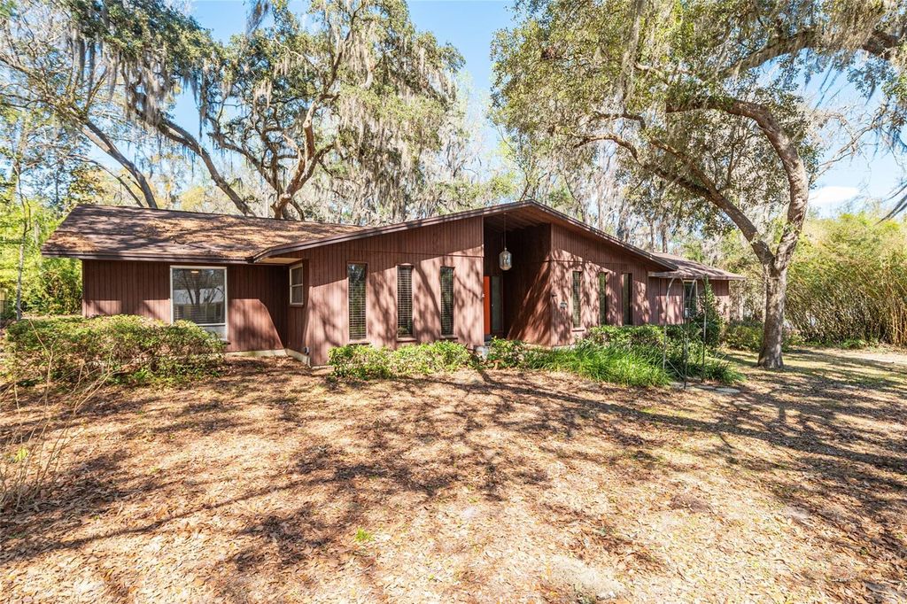 Photo of 2814 NW 13th Court, Gainesville, FL 32605 (MLS # GC538146)