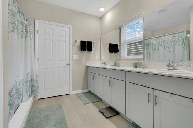 LAWSON DUNES SUB - Residential Lease