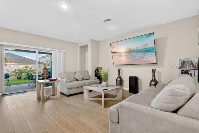 LAWSON DUNES SUB - Residential Lease