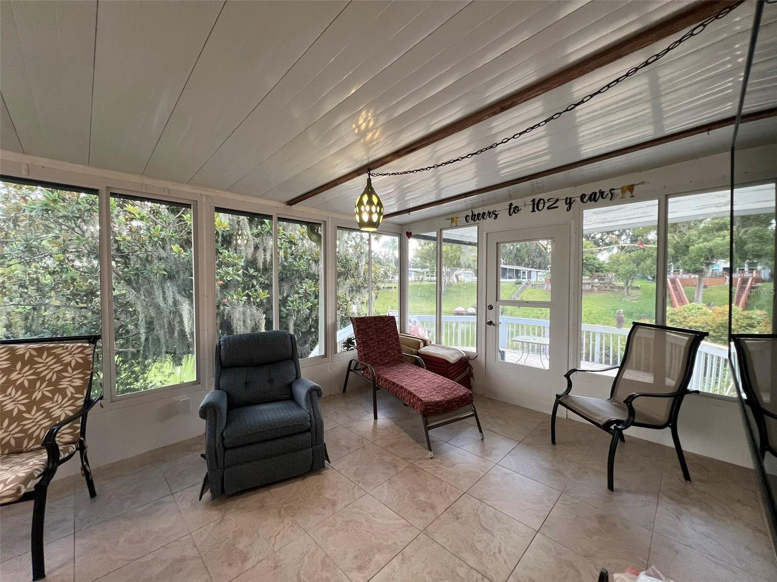 FLORAL LAKES - Residential
